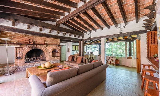 Agua Fria Apartment | Hostal El Palomar: In the Center of Valle de Bravo