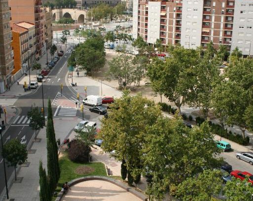 Barrio de Jesus House | Hostal Puente de Piedra