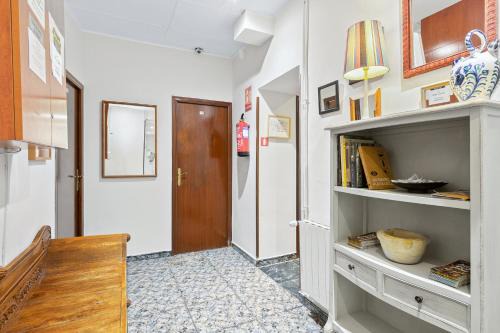 Gothic Quarter House | Hostal Santa Ana