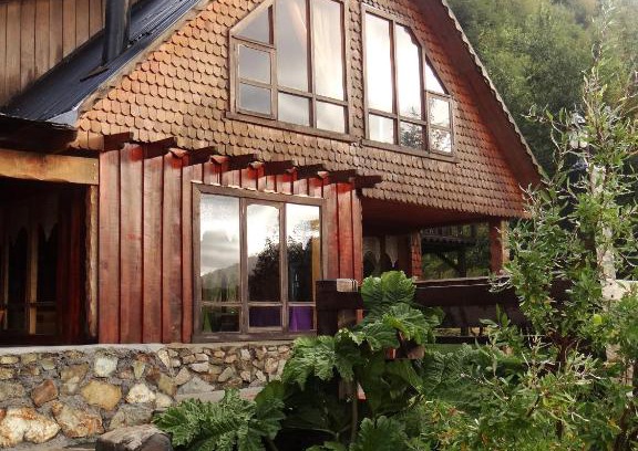 Malalcahuello House | Hostal y Cabañas "El Coigüe"