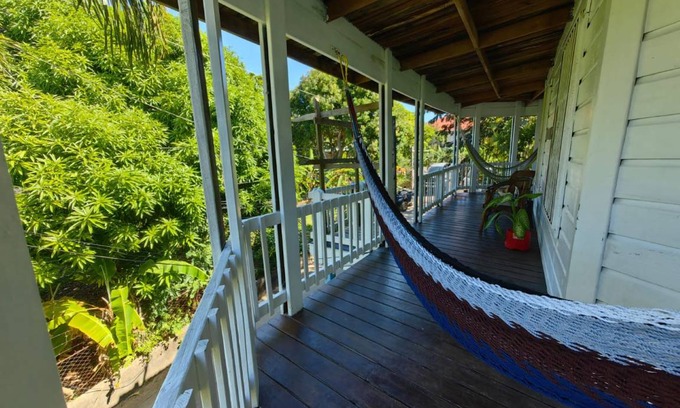 Antoneys Cay Hostel | Hostel ∙ 8 guests