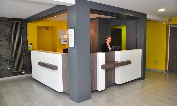 Laval Hotel | Hostellerie a la Bonne Auberge