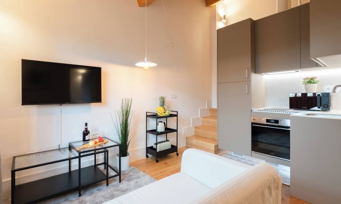 Guimaraes Apartment | HostWise - Lovely Flat w/Mezzanine