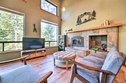 Truckee House | Hot Tub and Ski Shuttle Northstar Resort House