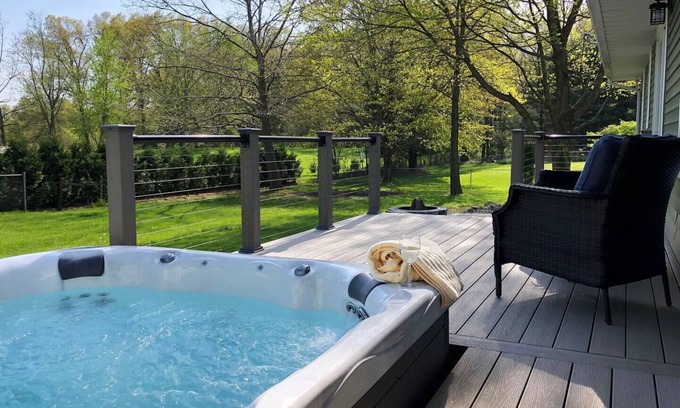 Middlebury House | HOT TUB | Beautiful Backyard Oasis|Newly Renovated