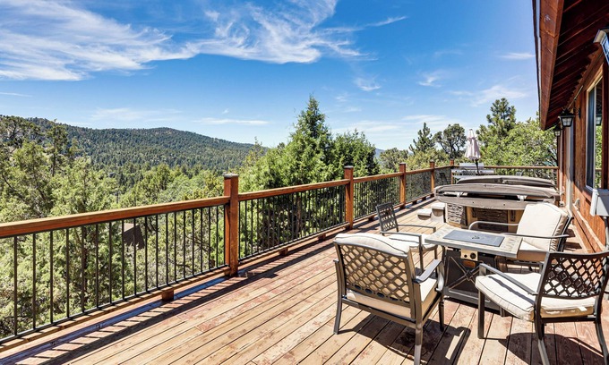 Upper Moonridge House | Hot Tub + Game Room: Mtn-View Retreat in Big Bear!