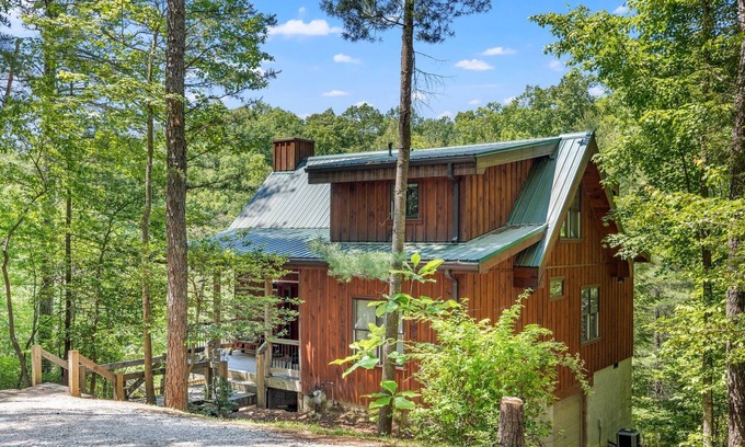 Rogers Cabin | Hot Tub | Pet Friendly | WiFi - Cliffview Resort - Luxury Cabin in Red River Gorge, Kentucky!