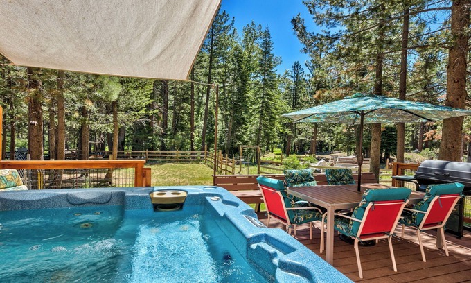 Christmas Valley Ski Chalet | HOT TUB, RIVERFRONT CHALET FAMILY & DOG FRIENDLY ON ACRE NEAR 3 SKI AREAS, SLED