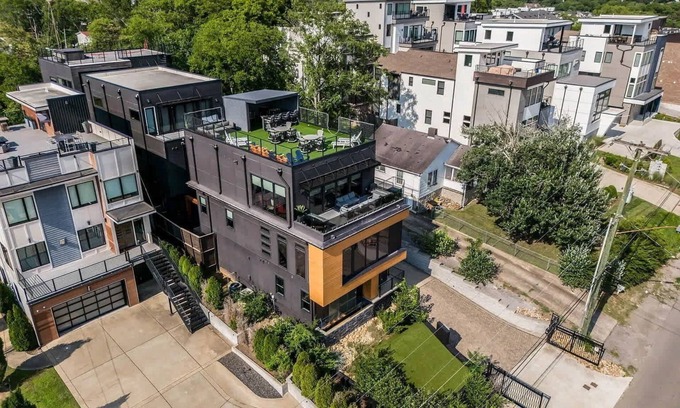 Talbot's Corner House | Hot Tub, Rooftops, Skyline Views, 5Mins to Stadium, Two Homes with Sleeping Spac