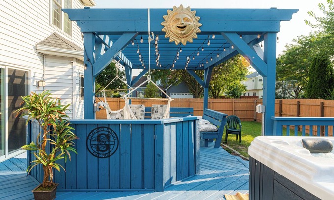 Bolingbrook House | Hot Tub, Smart TVs, Spacious 5bedroom house in charming Bolingbrook with WiFi,AC