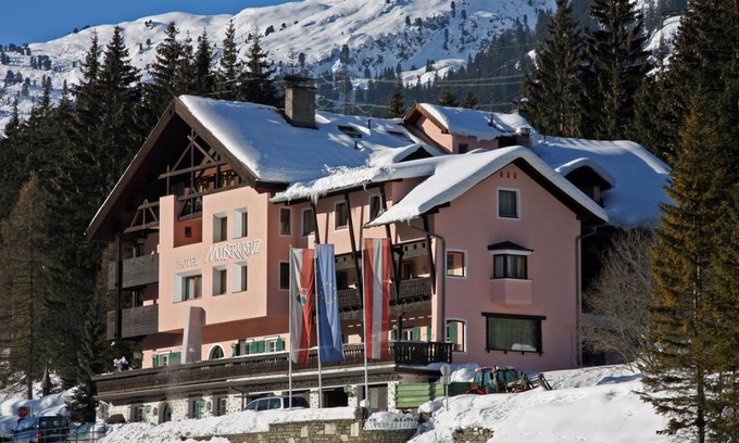 Sankt Anton am Arlberg Hotel | Hotel ∙ 2 guests
