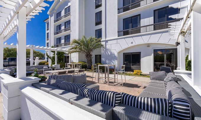 Pine Knoll Shores Hotel | Hotel Alice At Atlantic Beach