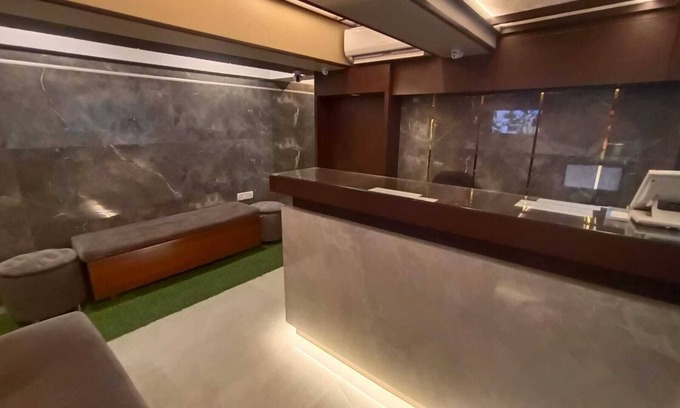 Bandra East Hotel | Hotel Arma Court