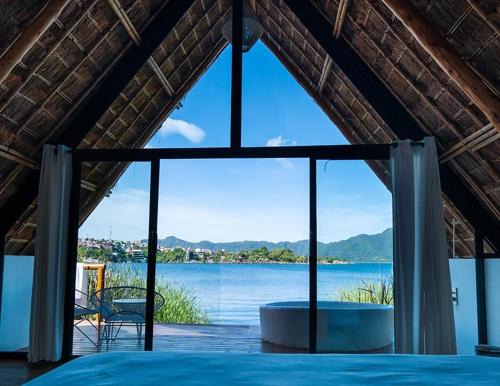 Santiago Atitlan Hotel | Hotel Bambu