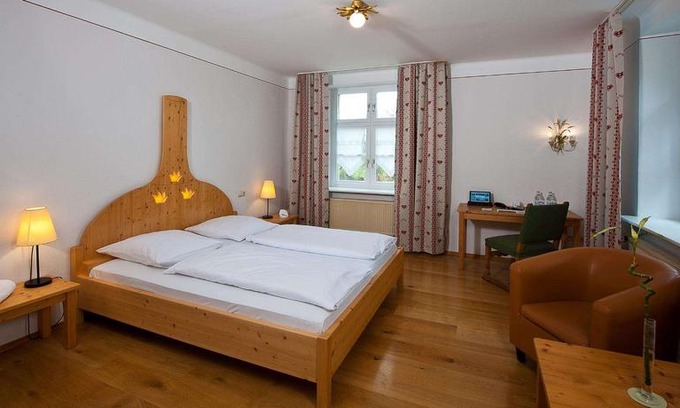 Memmelsdorf Hotel | Hotel & Brauereigasthof Drei Kronen