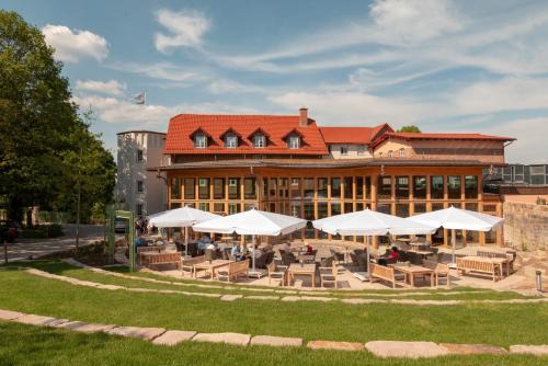 Landau Hotel | Hotel Brunnenhaus Schloss Landau