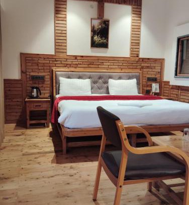 Mandi Hotel | Hotel CM Palace - Pure Vegetarian