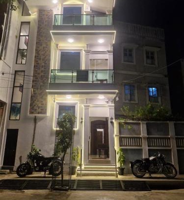 White Town Hotel | Hotel De Lux Splendid