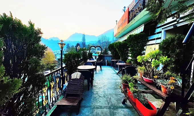 Mallital Hotel | Hotel Deluxe Ankur Lake View Nainital