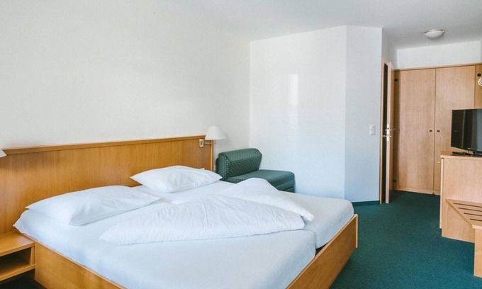 Illmitz House | Hotel Garni Doppelzimmer Duw/c - Hotel Johannes-zeche Tauber