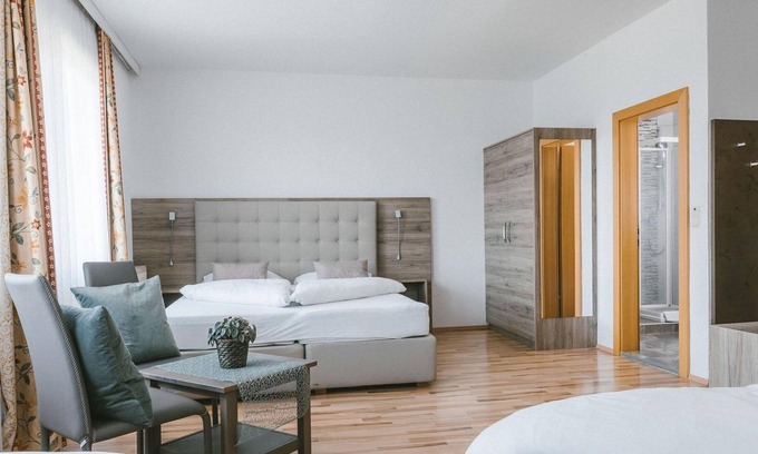 Illmitz House | Hotel Garni Vierbettzimmer Du/wc - Hotel Johannes-zeche Tauber