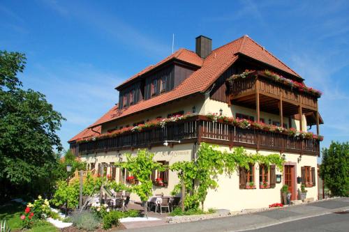 Roedelsee Hotel | Hotel & Gasthof zum Rödelseer Schwan