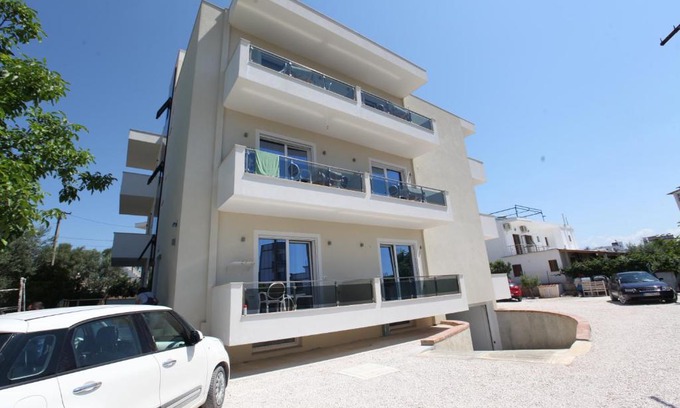 Ksamil Apartment | Hotel GOLDEN