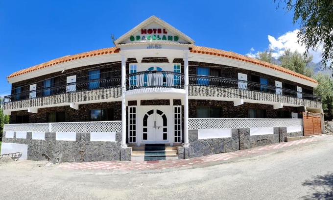 Skardu Hotel | Hotel Graceland Skardu