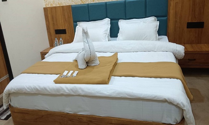 Dwarka Hotel | Hotel Hari Palace