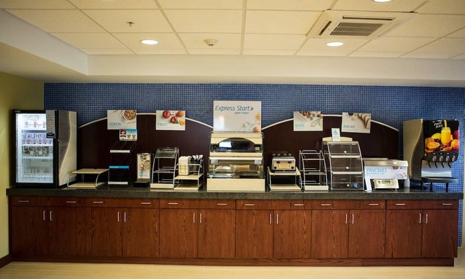 Milford Hotel | Hotel ∙ Holiday Inn Express & Suites MILFORD