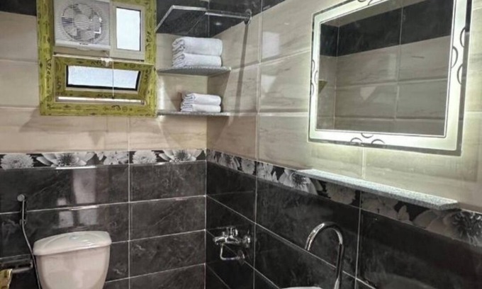 Giza Hotel | hotel in marvelous view infront of the pyramids directly with AC, WiFi.