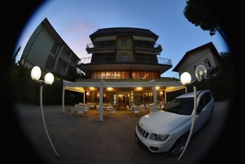 Pinarella Hotel | HOTEL LA PLAYA