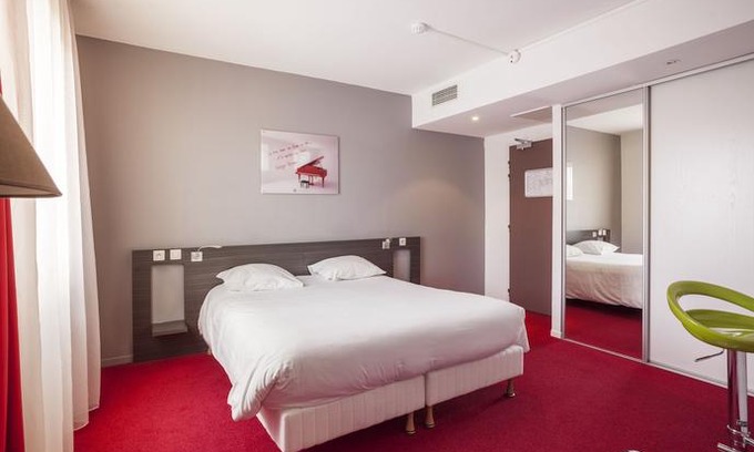 Saint - Aubin - Dupuy Hotel | Hotel Le Cousture