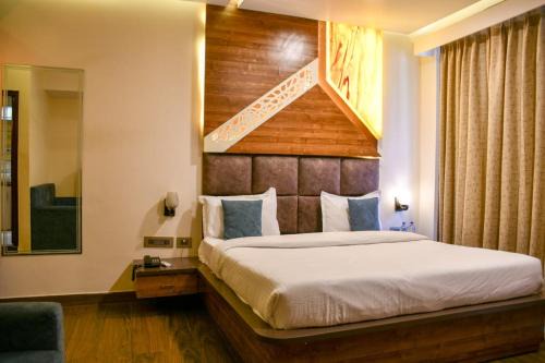 Lansdowne Hotel | Hotel Le Osh Lansdowne - 500m from Bhulla Lake and Free Live Music on Weekends