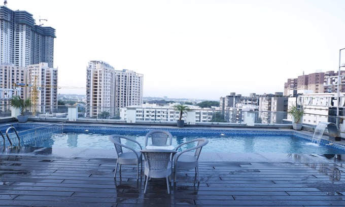 Yeshwanthpur Hotel | Hotel Leroy Grand