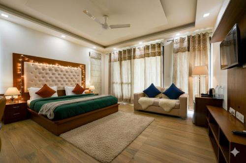 Gurugram Hotel | Hotel Liif Niine Butik, Near Leisure Valley Park, Golf Course Road