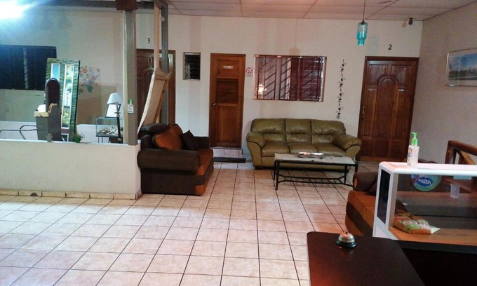 Cojutepeque Hotel | Hotel los Héroes