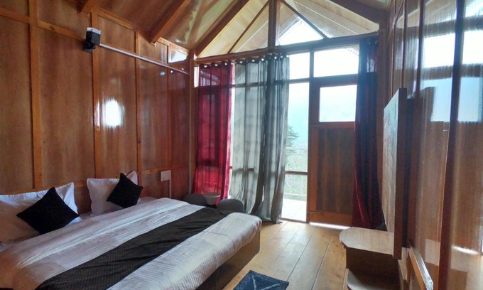 Kumharsain Resort | Hotel Mountaineers Saga