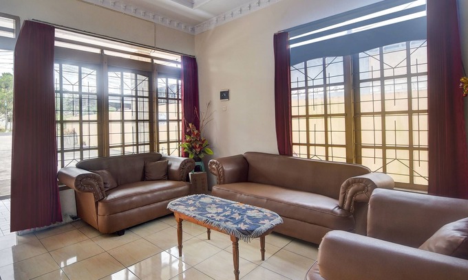 Tondano Hotel | Hotel O Borneo