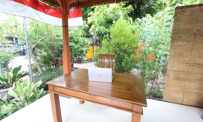 Kecamatan Narmada Hotel | Hotel O Dannis Homestay Near Musholla Al Istiqomah Terawangan