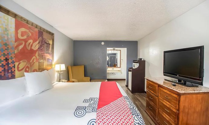Elkhart Hotel | Hotel O Daylight Inn Elkhart I-90, In