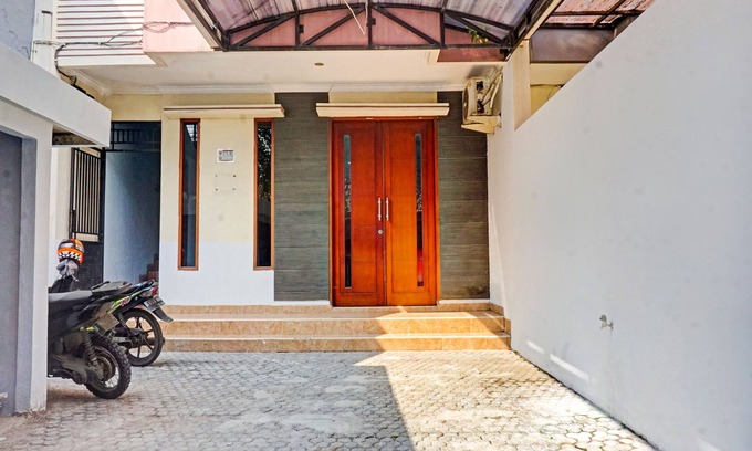 Tomang Hotel | Hotel O J&b Rooms Tomang