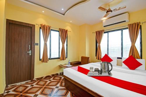 Rajarhat Hotel | Hotel O Redwood Plaza