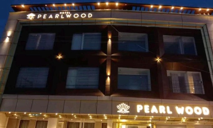 Zirakpur Hotel | Hotel pearl wood