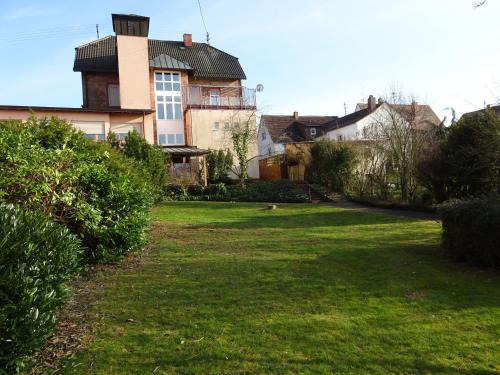 Trippstadt Bed & Breakfast | Hotel-Pension Schlossgarten