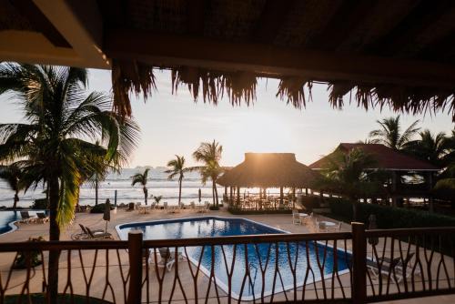 Barra de Potosi Hotel | Hotel Portofino