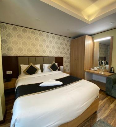 Vrindavan Hotel | Hotel Premium Oliver - Near Prem Mandir- Fully AC with Inhouse Parking