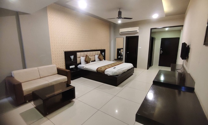 Vallabh Vidhyanagar Hotel | Hotel Restandview