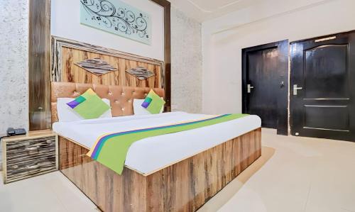 Mathura Hotel | HOTEL SHREERADHA RESORT