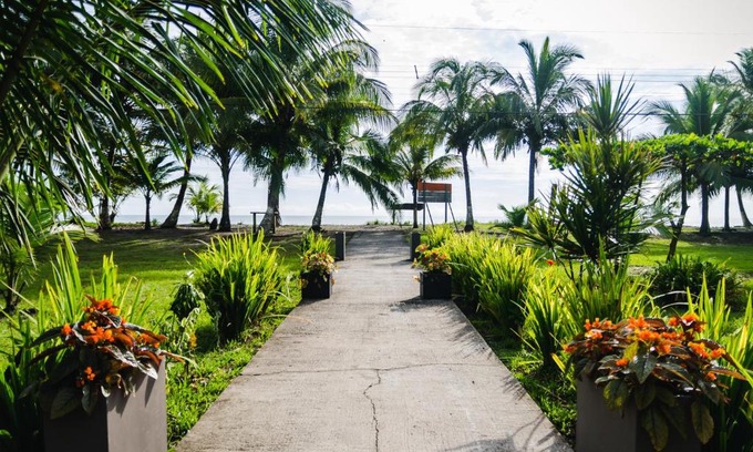 Tortuguero Hotel | Hotel Tortuguero Beachfront